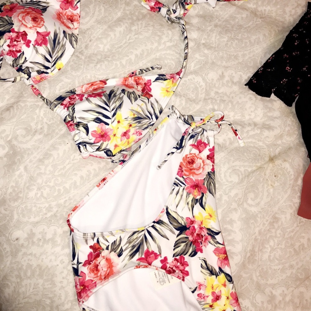 Swim suit